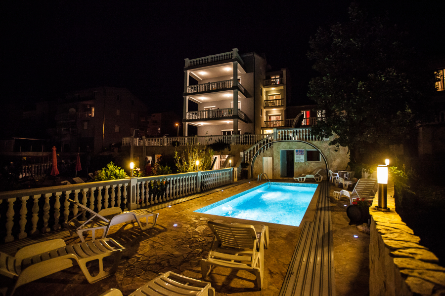 Villa Rozi Haus Nacht